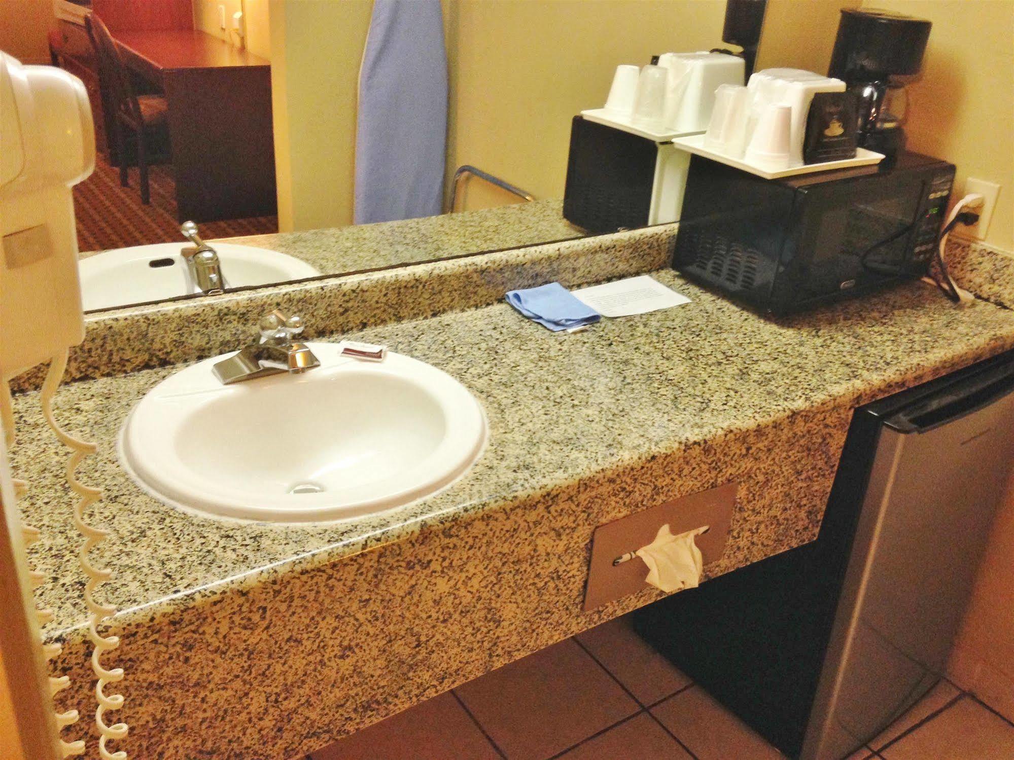 Americas Best Value Inn Arkadelphia Exterior foto